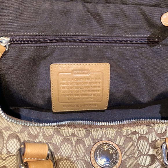 ⭐️Coach monogram signature purse/travel bag!!⭐️ - Picture 5 of 7